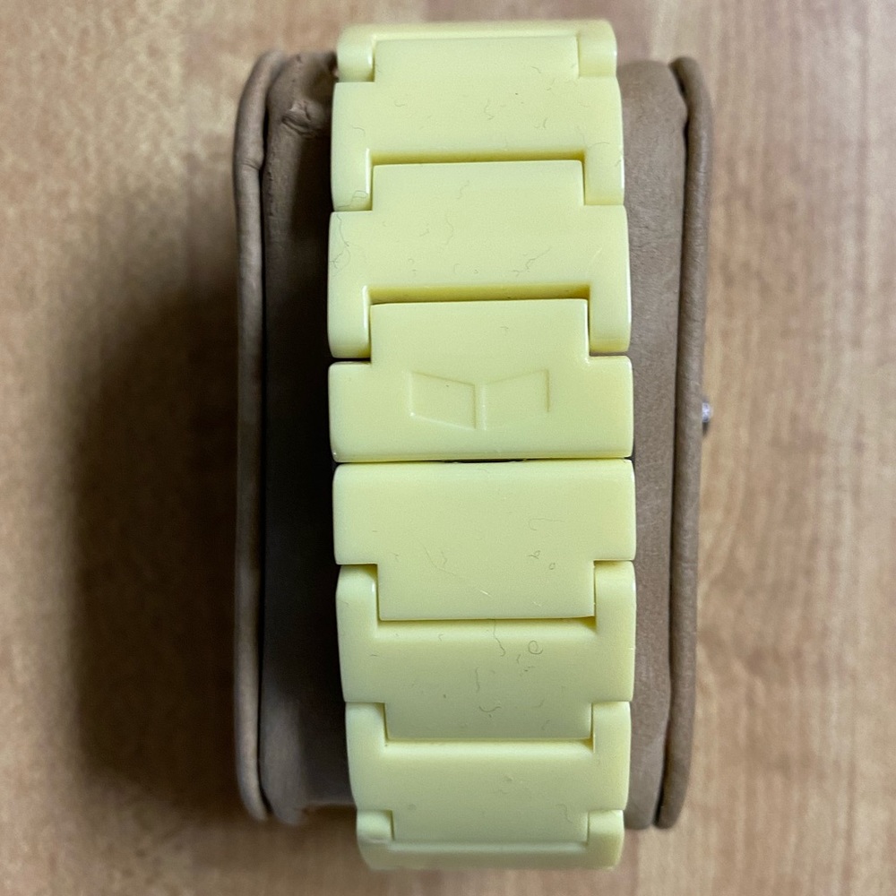 Vestal Destroyer Yellow Plastic Watch - Picture 7 of 8